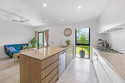 4/192 Greenacre Drive, Arundel