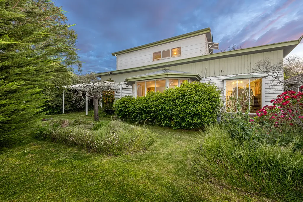 Alfredton 4房  Charming Period Home in Prime Alfredton Location