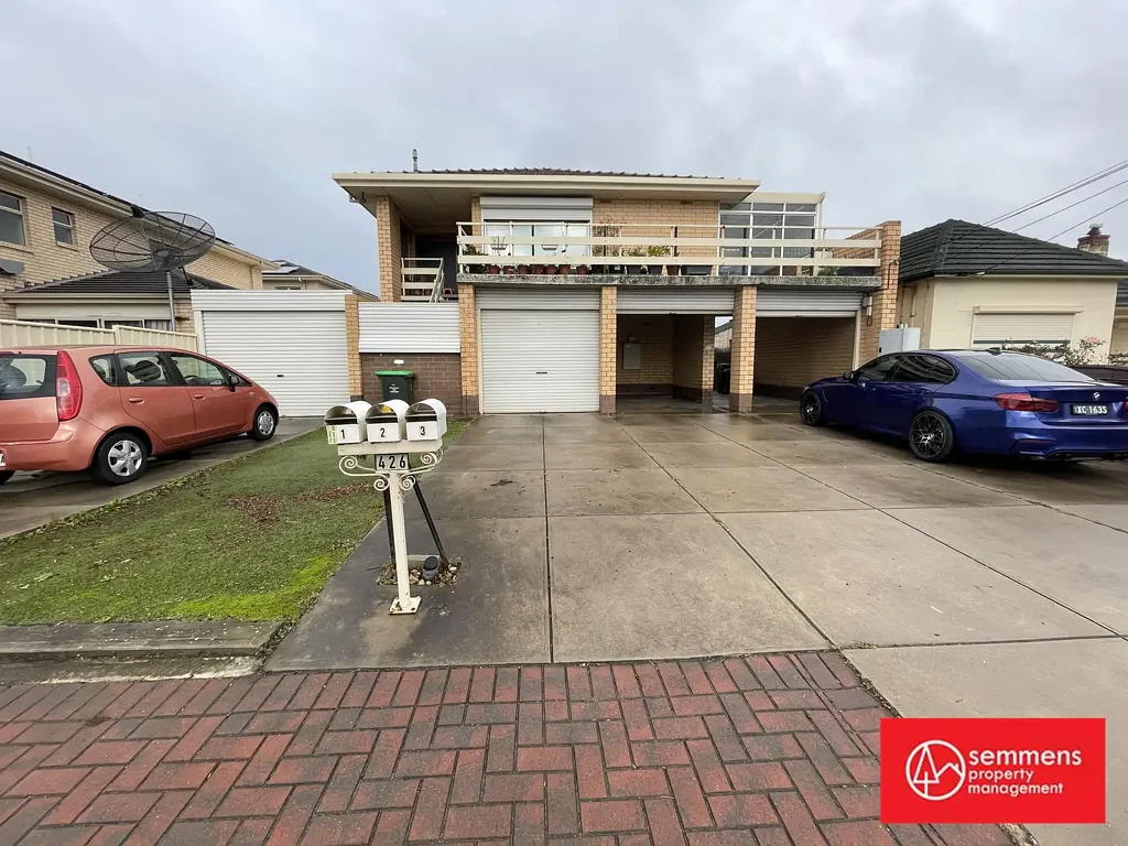 NEAT 1 BEDROOM UNIT ON GROUND FLOOR - EASY ACCESS INTO CBD.