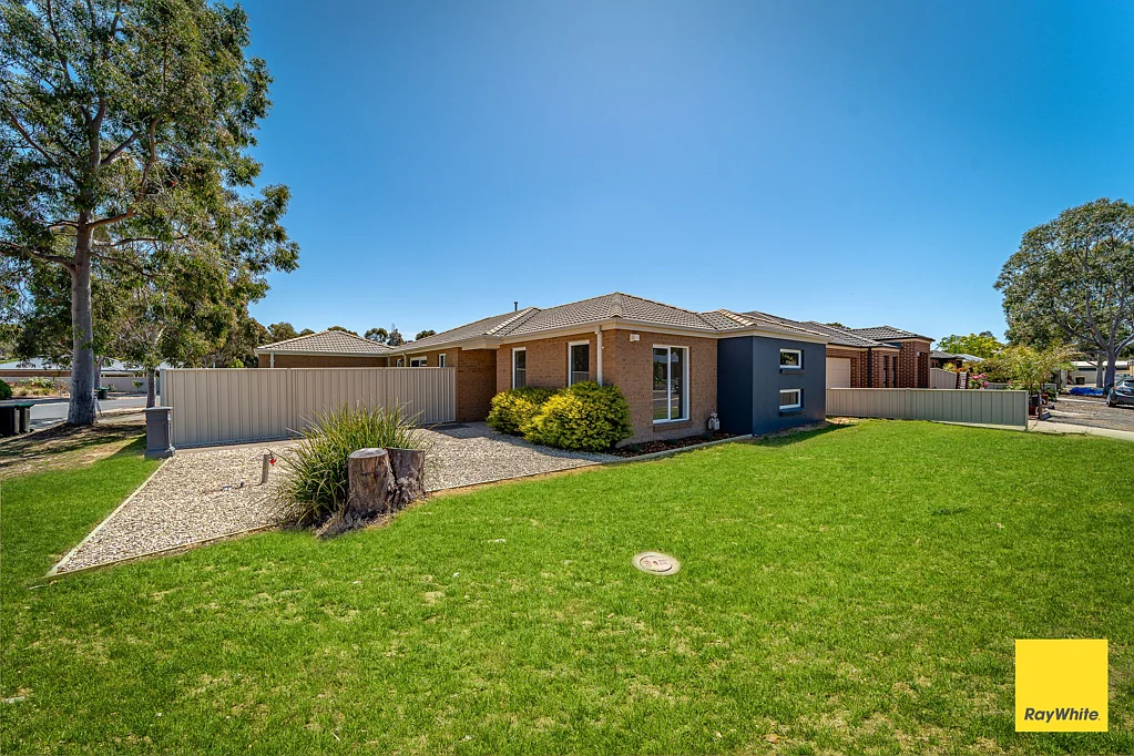 11 Lorikeet Avenue, Epsom, VIC 3551