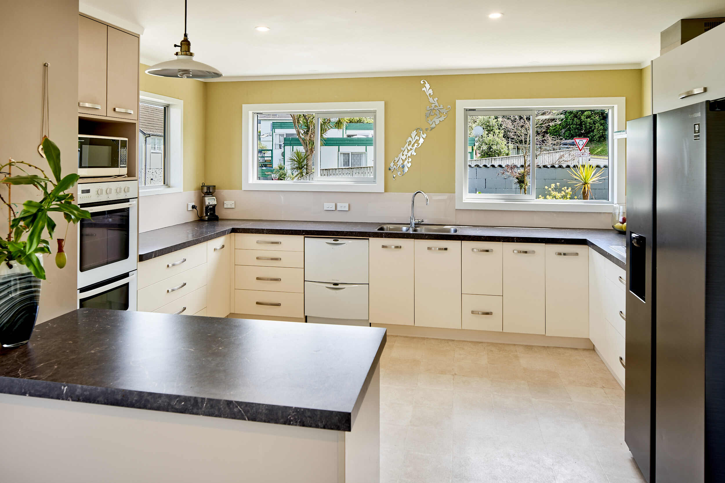 54 Penryn Drive, Camborne, Porirua, 4 chambres, 2 salles de bain, House