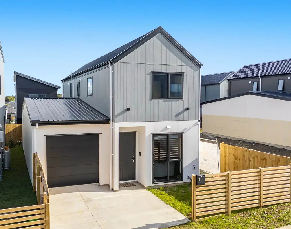 Opaheke 4房  4 Bed  3 Bath  Freehold Stand-Alone