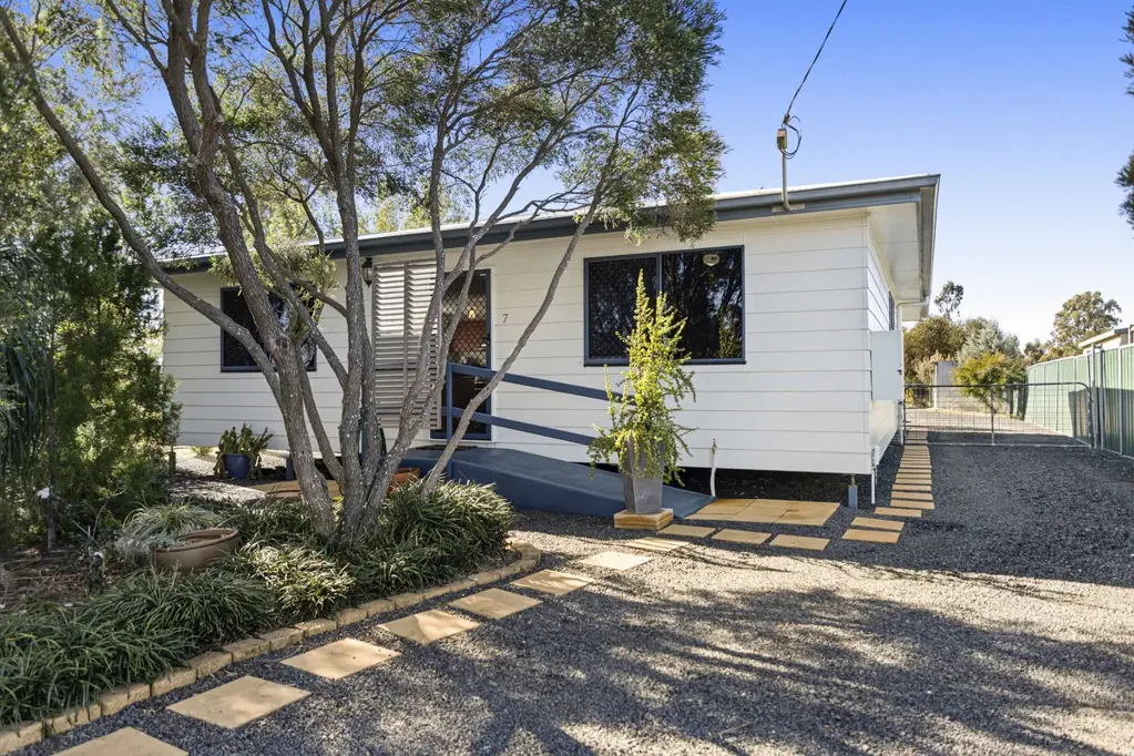 7 Perrin Road, Cambooya, QLD 4358