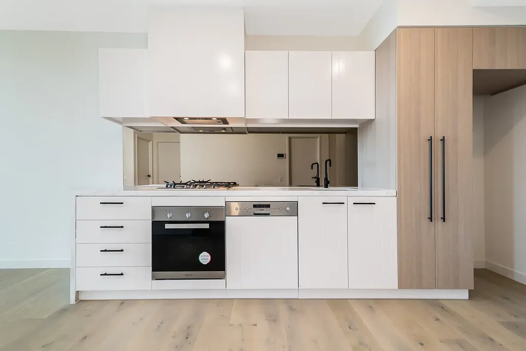 LUXURY LIVING M- CITY