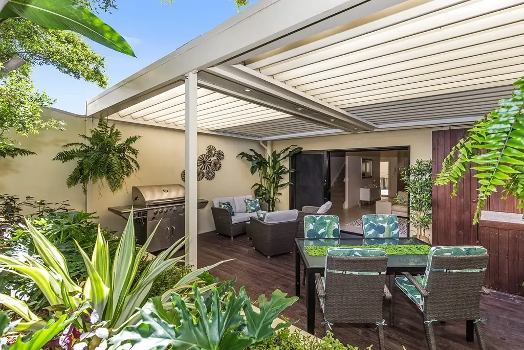 Fully Furnished Inner-City Living in the Heart of West End
