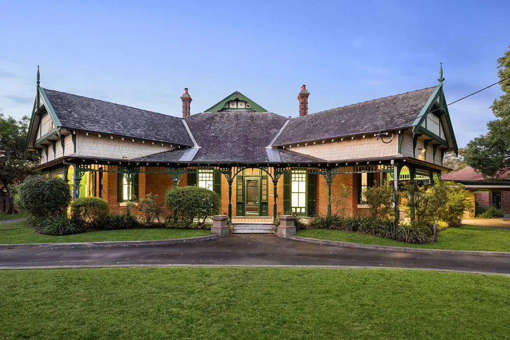 Strathfield 5房 蓝带地段 3790平米巨地 联邦女王安妮风格 八卧主宅 原始硬木彩绘玻璃 雕花砖烟囱 原始马厩 游泳池网球场 DA获批 DA-approved, Award Winning Architect Plans for New State of The Art Residence