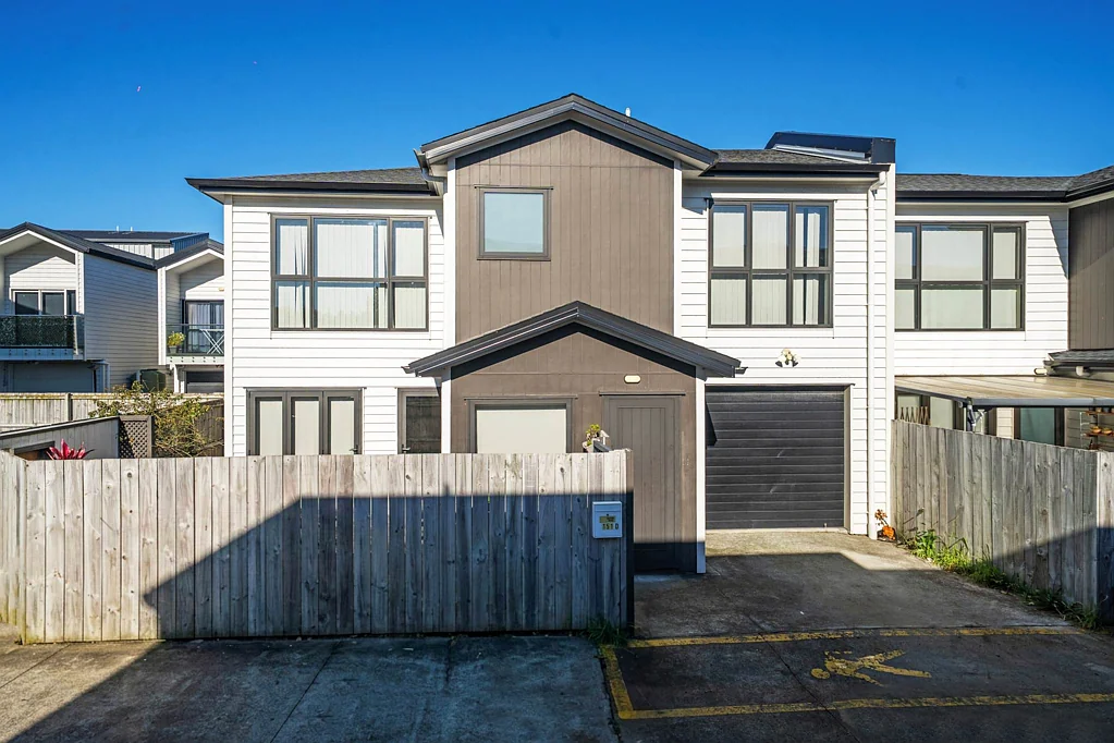 Manurewa 3Phòng ngủ Vacant & Must Be Sold – Present All Offers!