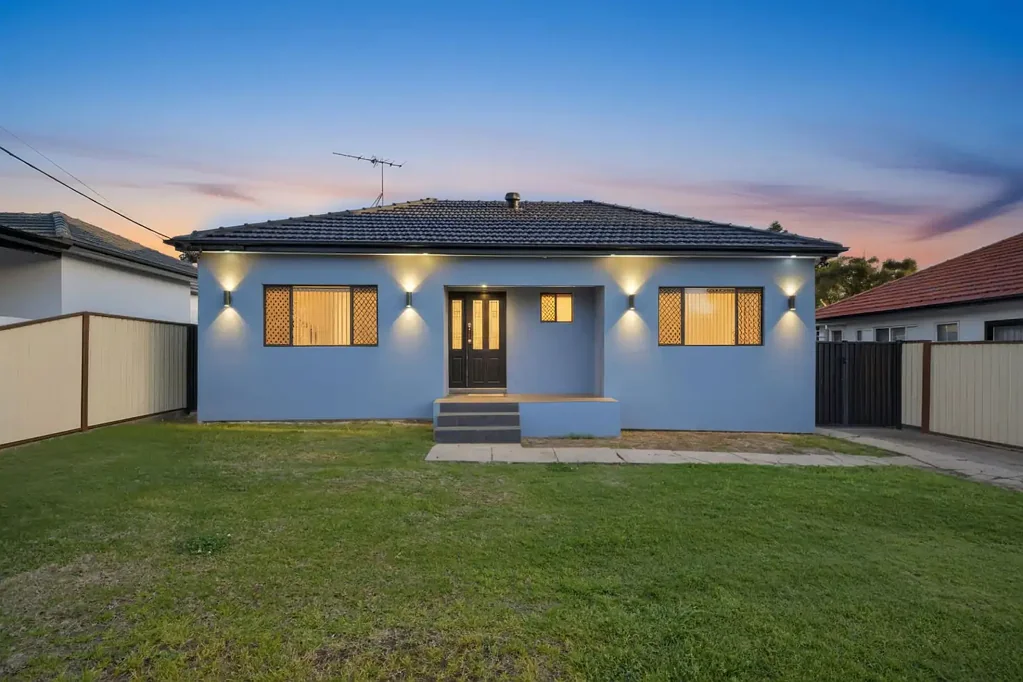 Guildford 3Kwarto Spacious Family Living with Double Lock Up Garage