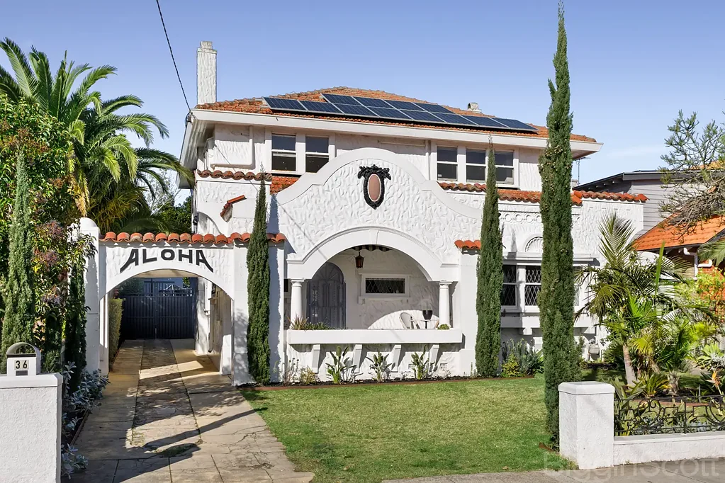 Elsternwick 4ਬੈੱਡਰੂਮ ALOHA - ART DECO ELEGANCE. ELSTERNWICK'S PREMIER ADDRESS