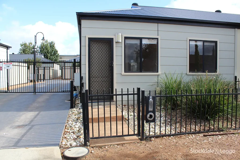 2 BEDROOM UNIT FOR RENT IN WERRIBEE !!
