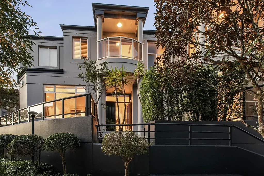 Bellevue Hill 4 Bedroom Resort-Style Luxury In A Private Gated Setting