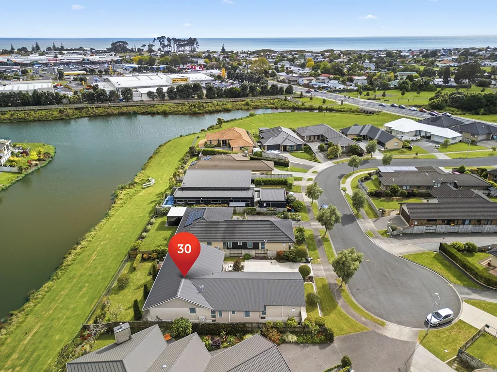 Papamoa 3બેડરૂમ Tranquil Waterway Setting