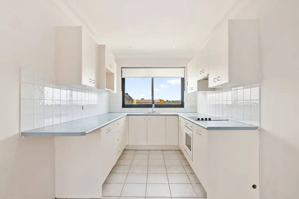 Top Floor 2 Bedder in Prime Brookvale Location