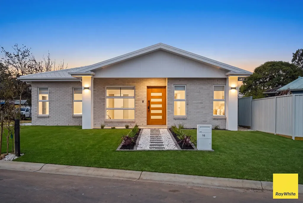 Airds 4બેડરૂમ Brand New Family Living in a Modern, Low-Maintenance Setting