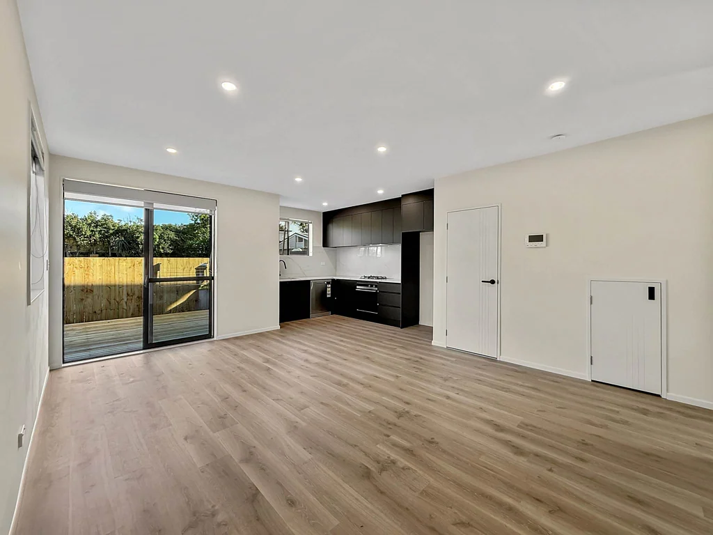 Brand New Home in Sought-After Point Chevalier!