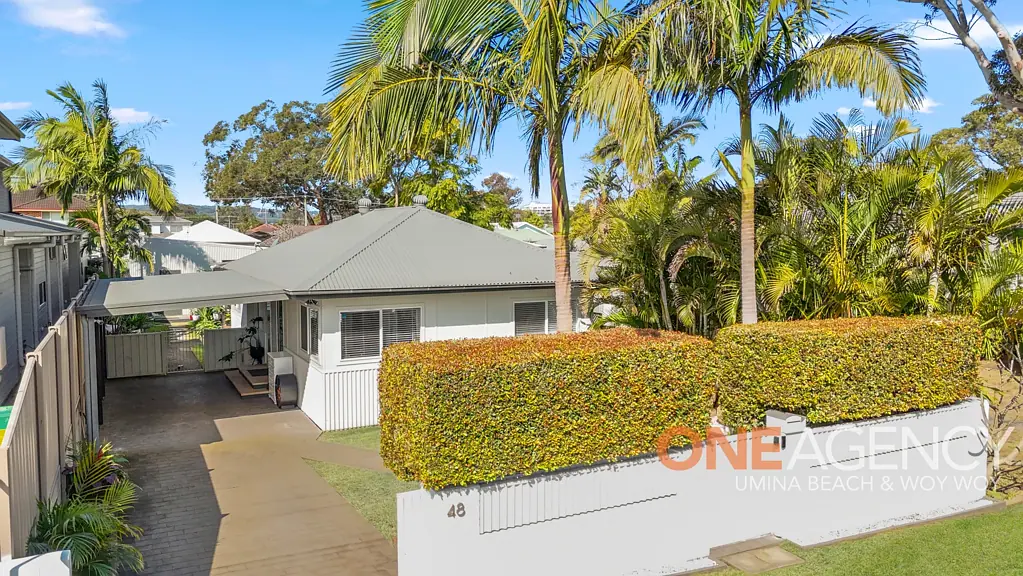 Ettalong Beach 3Zimmer REAR LANE ACCESS TO HUGE DOUBLE GARAGE !