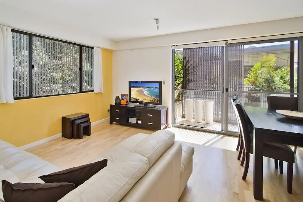 Comfortable living in idyllic beach location