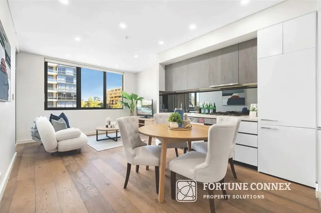 Stylish One-Bedroom Apartment with Study – Prime Location in Waterloo
