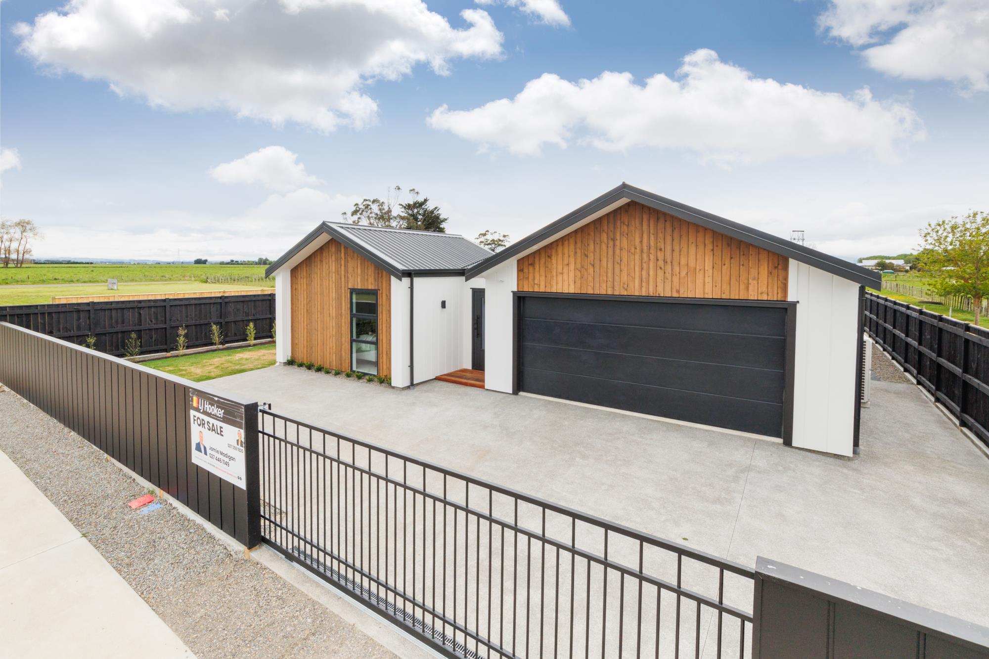 124 Churcher Street, Feilding, Manawatu, 4 Kuwarto, 0 Banyo, House