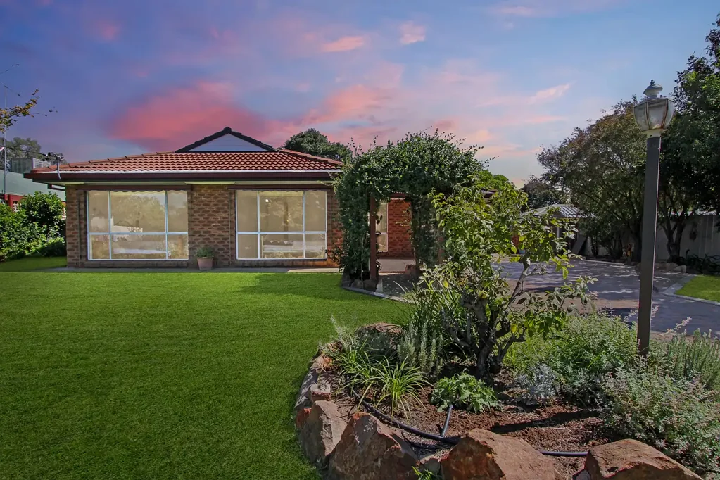 Hay 4房  Renovated Family Home