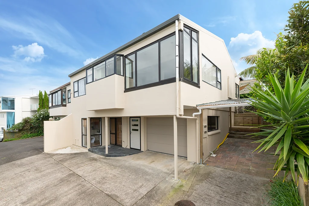 3/8 City View Terrace, Birkenhead, North Shore City, Auckland
