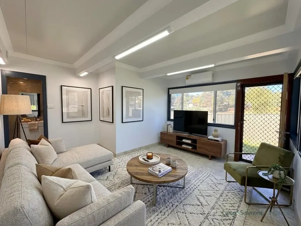 Stylishly Renovated 2-Bedroom (Granny/Additional Living)
