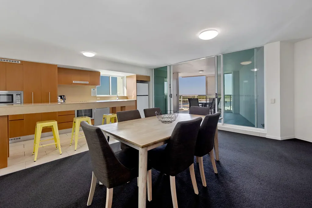 Mackay 3 Bedroom ULTIMATE LOCATION: CBD WALKING DISTANCE + VIEWS OF RIVER