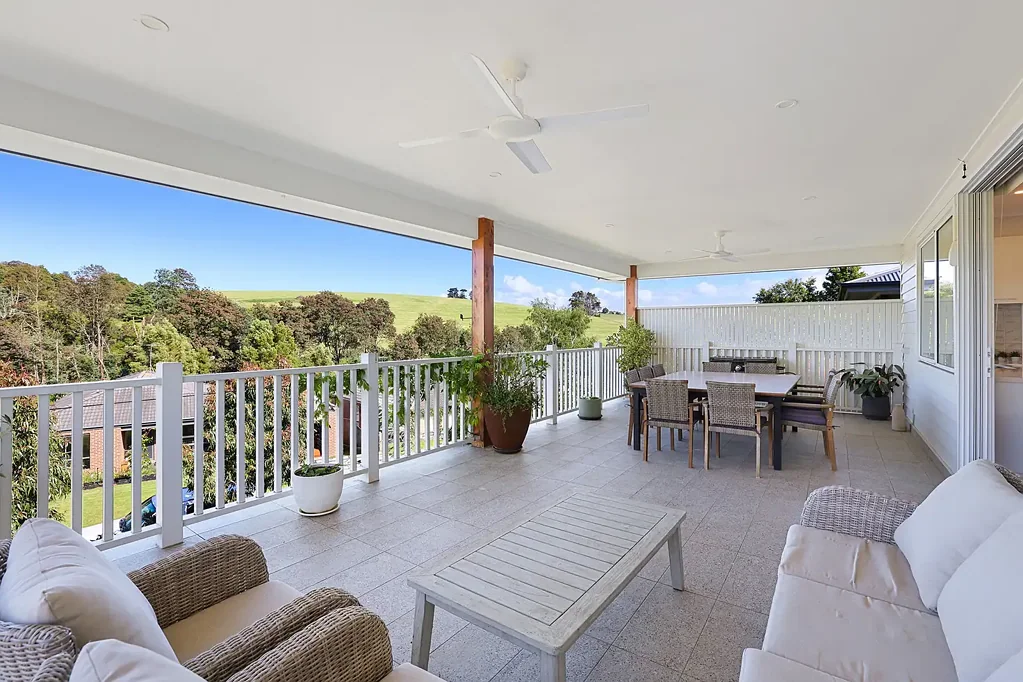 Warragul 4房  TIMELESS STYLING, GOLF COURSE VIEWS AND PRIZED LOCATION