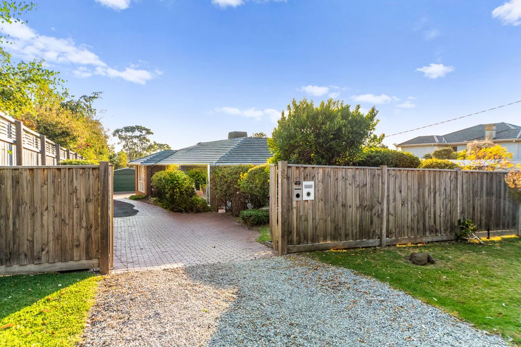 64 Wimbledon Avenue, Mount Eliza, VIC 3930