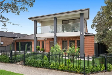 Wollert 6Habitaciones Where Grand Proportions Meet Modern Elegance