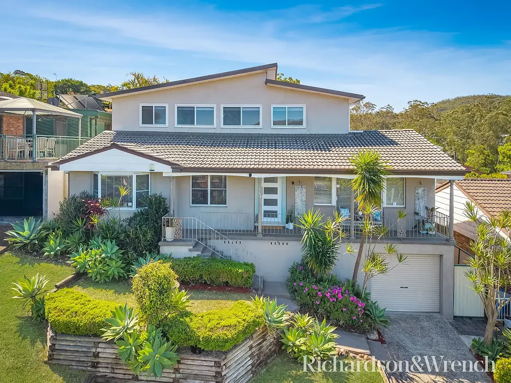 28 Crawford Crescent, Wyoming, NSW 2250
