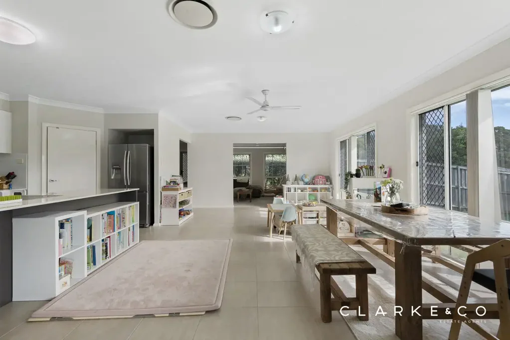 Chisholm 4બેડરૂમ MODERN COMFORT IN A PRIME CHISHOLM LOCATION!