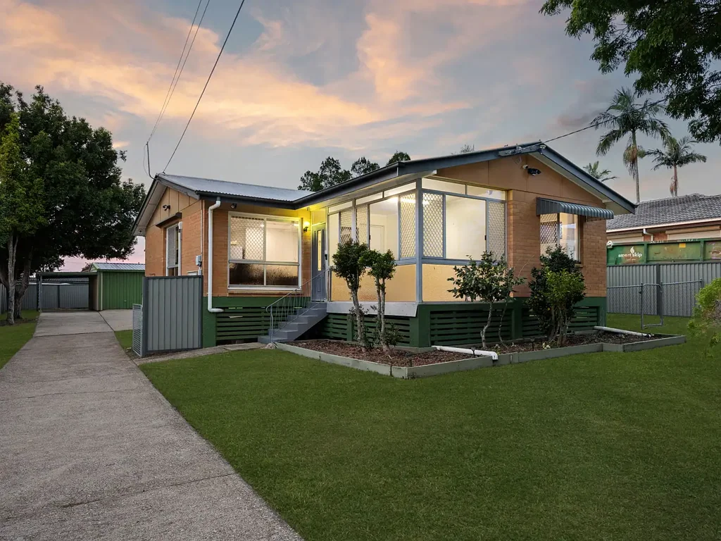 Acacia Ridge 3房  罕见的发展机遇，就在阿卡西亚岭核心地带  Rare Development Opportunity in the Heart of Acacia Ridge