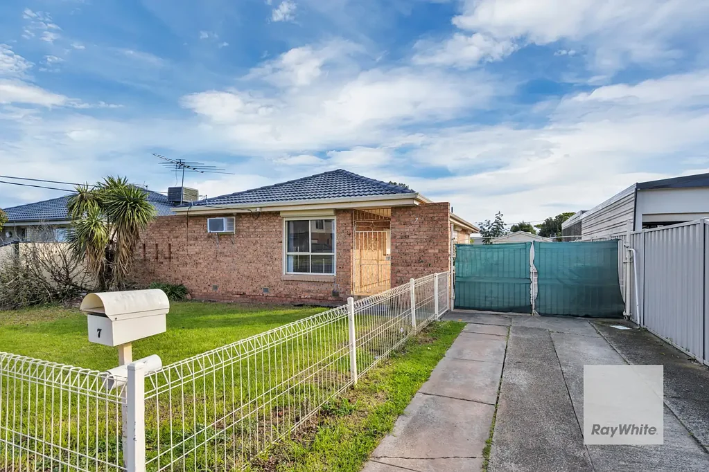 Comfortable Family Home in a Prime Deer Park Location