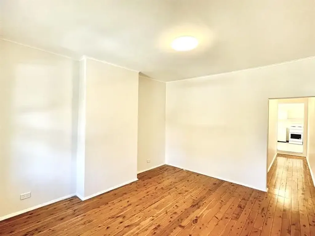 Bright & Airy One Bedroom Cottage In Glebe