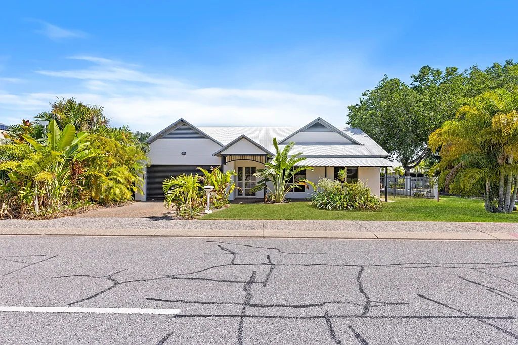 Luxury Lifestyle Property with Poolside Access and Marina Views