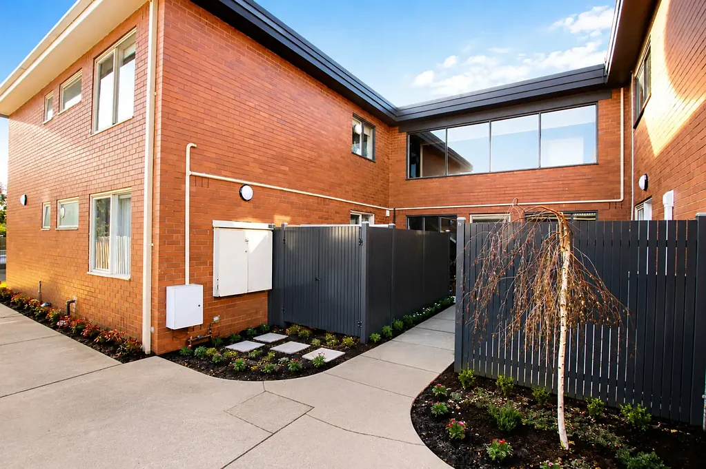 Brand-New Thornbury Living