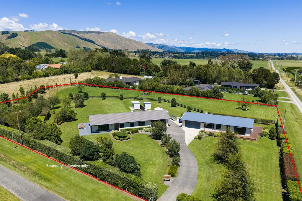 Tokomaru 5chambre Two homes - one incredible lifestyle!