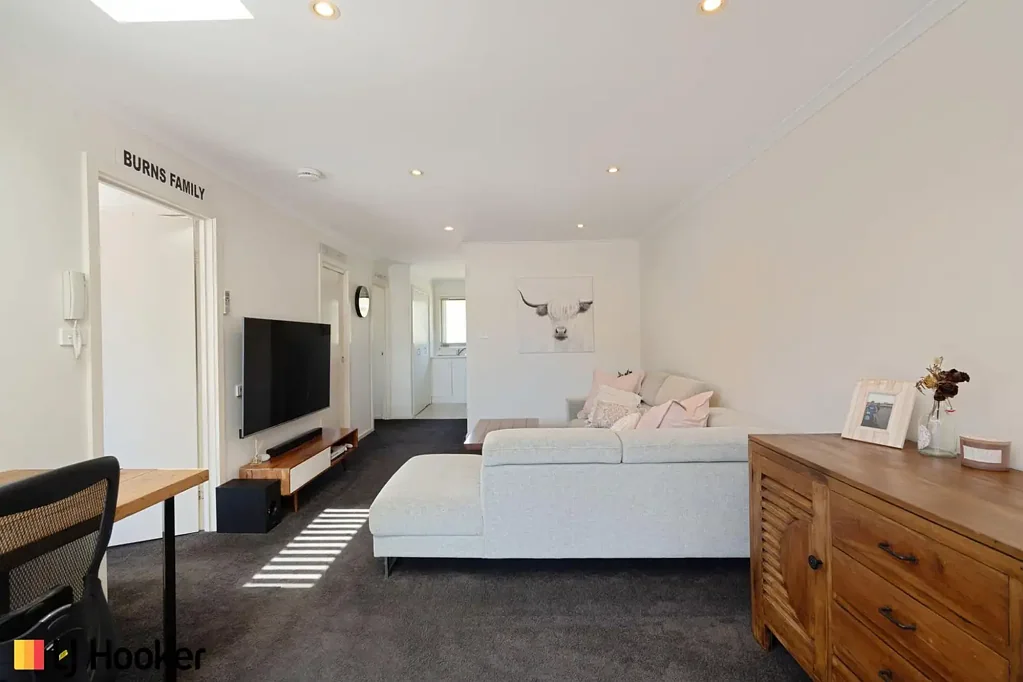 Stylish 2-Bedroom Apartment in Latham