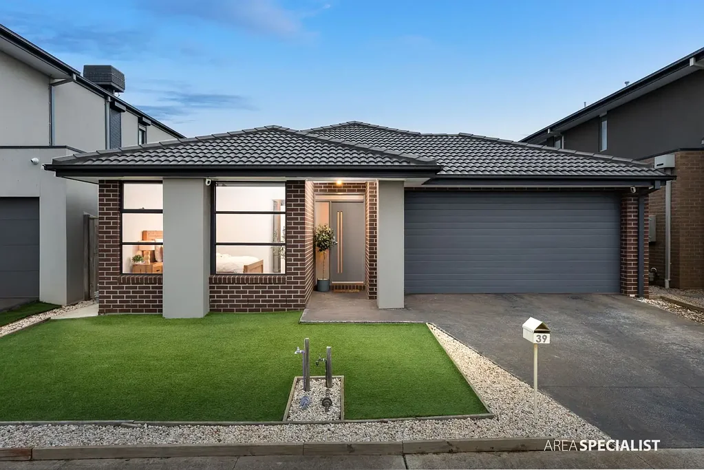 Werribee 4房 挂牌 AS - 位于 Riverwalk Estate 黄金地段的时尚家庭生活！ Listed AS - Stylish Family Living in Prime Riverwalk Estate!