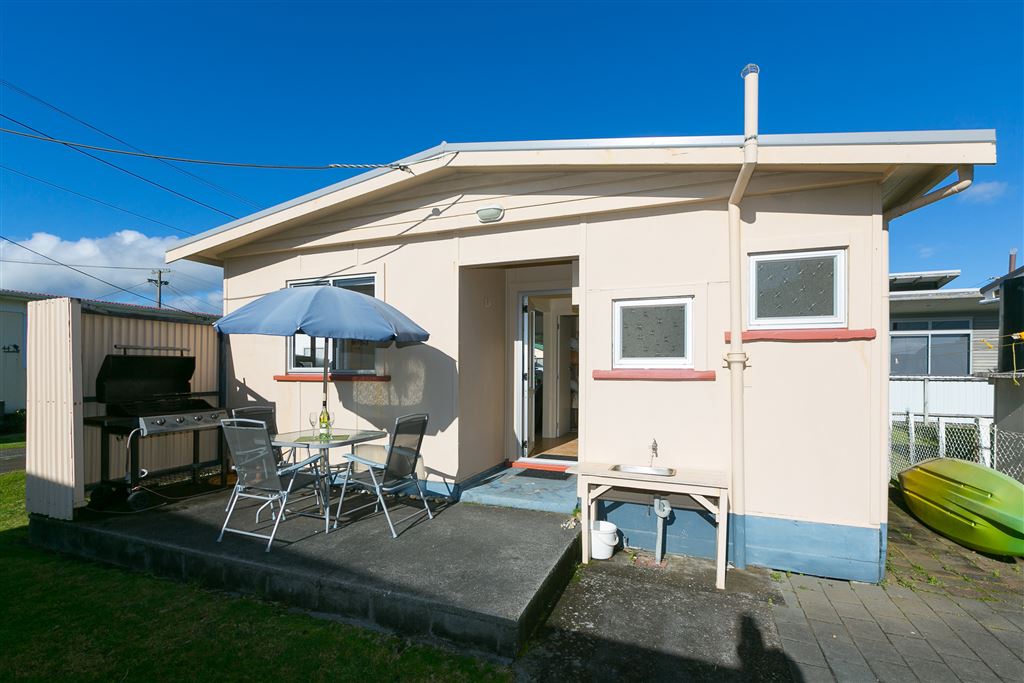 36 Fourth Avenue, Urenui, New Plymouth, 1 침실, 1 욕실