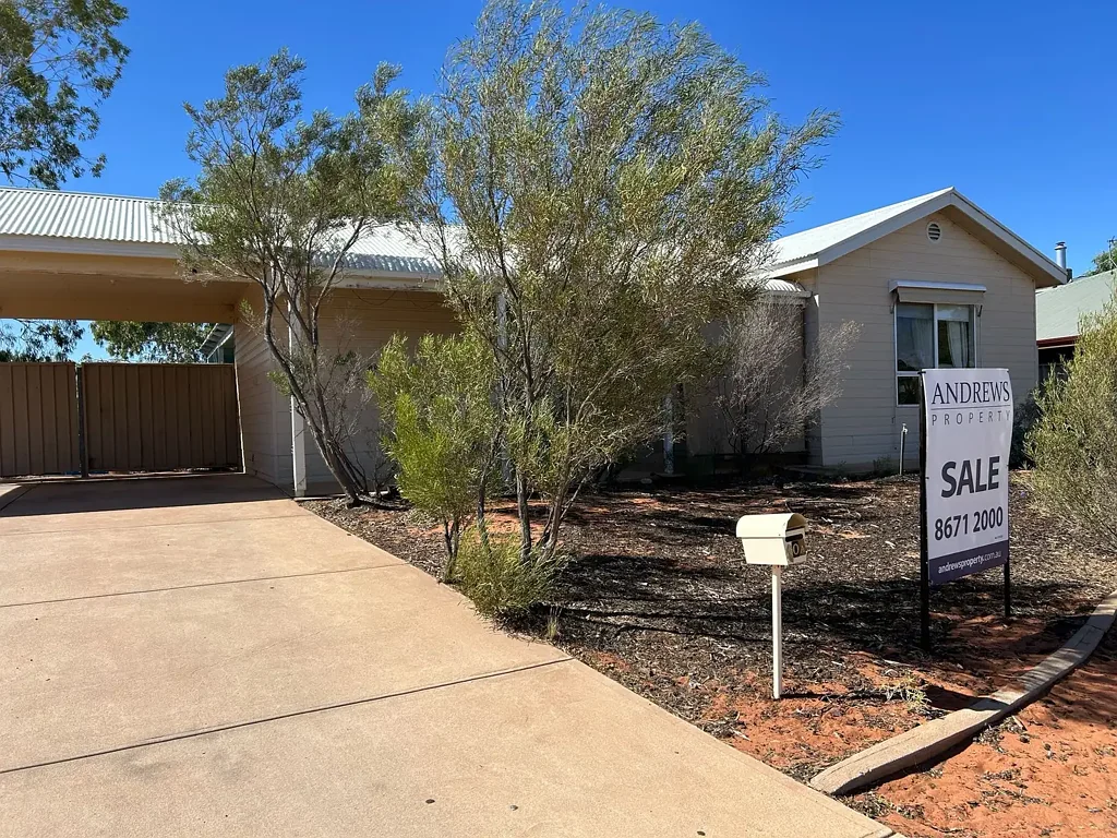 Roxby Downs 4房  Spacious Family Home
