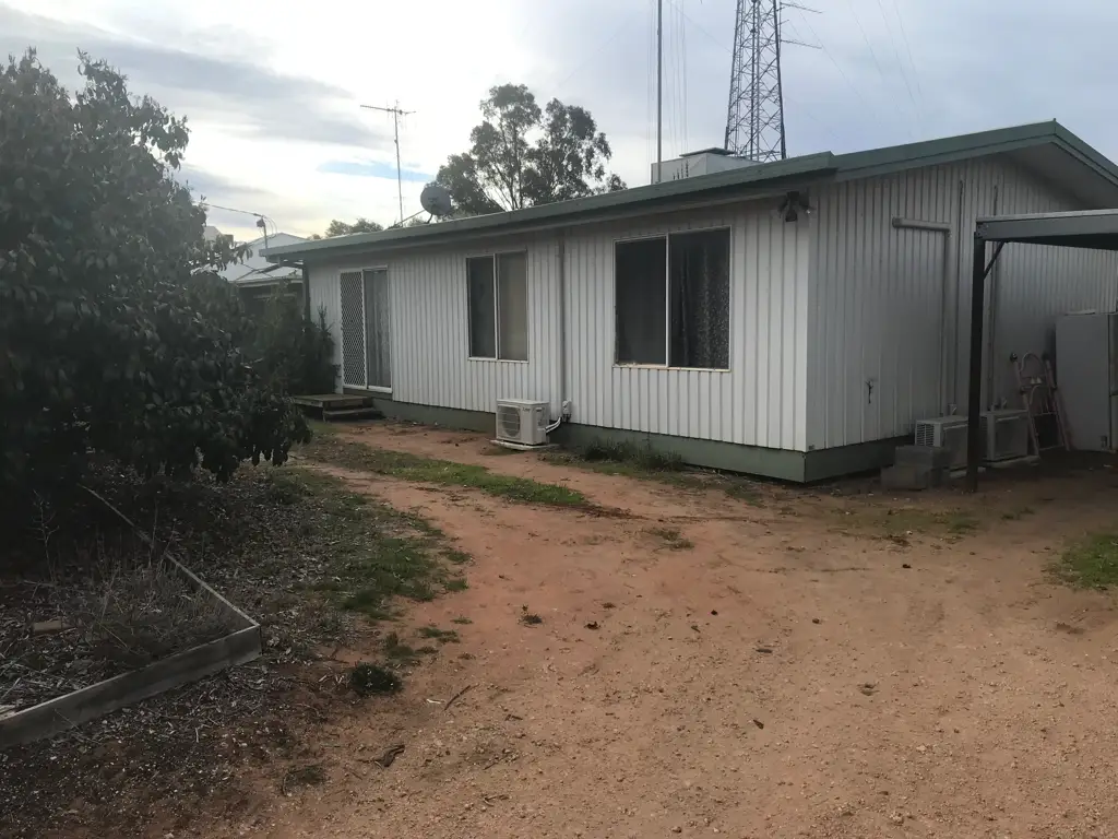 Robinvale 3ห้องนอน Low maintenance  Residential or investment property on large block with room to grow.