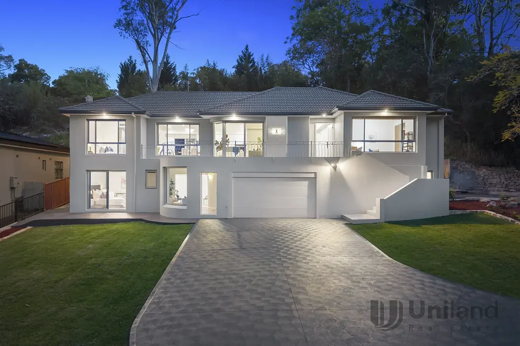 Epping 6Kwarto A Timeless Family Residence in a Leafy Epping Setting