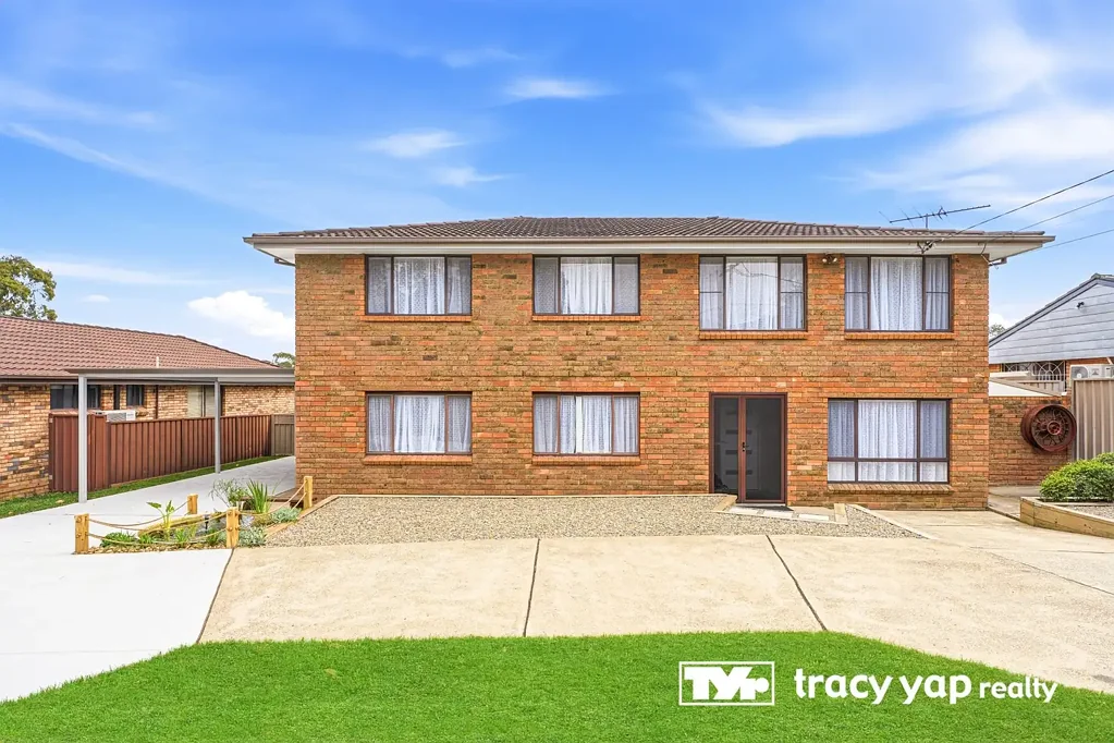Carlingford 5房 Murray Farm 和 Carlingford High 学区内宽敞朝北家庭住宅 Spacious North-Facing Family Home in Murray Farm and Carlingford High Catchments