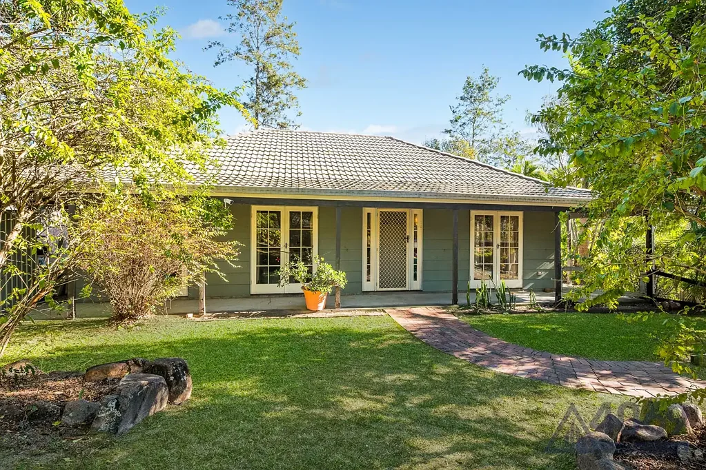 17 Pinkwood Street, Bellbowrie, QLD 4070
