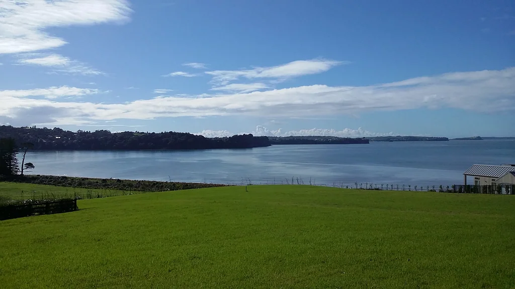 Okura Bush WATERFRONT NORTH SHORE