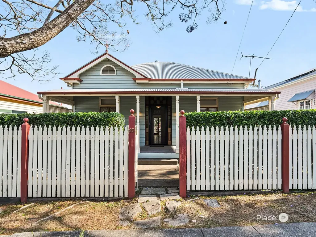 25 Blakeney Street, Highgate Hill, QLD 4101