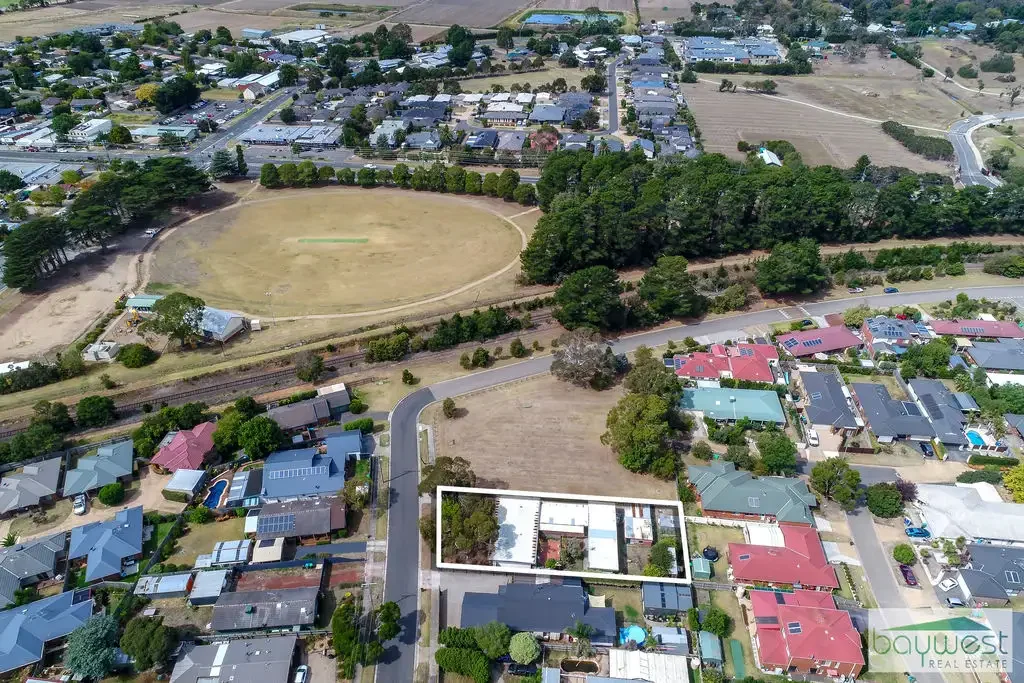 Tyabb 4房  Prime Development Opportunity - Open Space Contribution Paid!
