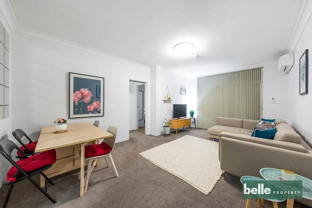 Light-Filled 2 Bedroom Apartment in Prime Ashfield Location